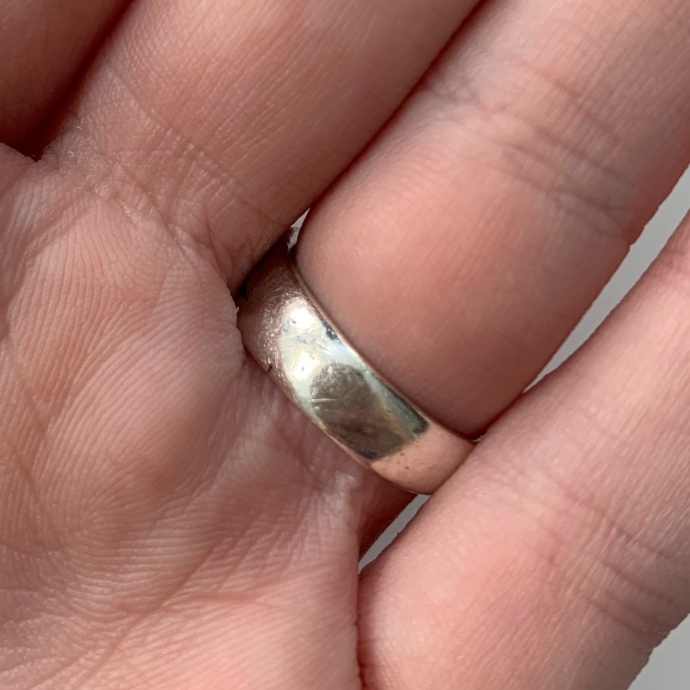 Silver Ring - Picture 4 of 4